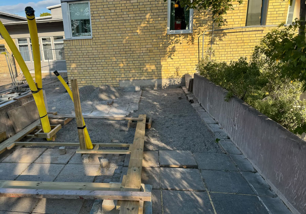 Installerade rör i asfalten